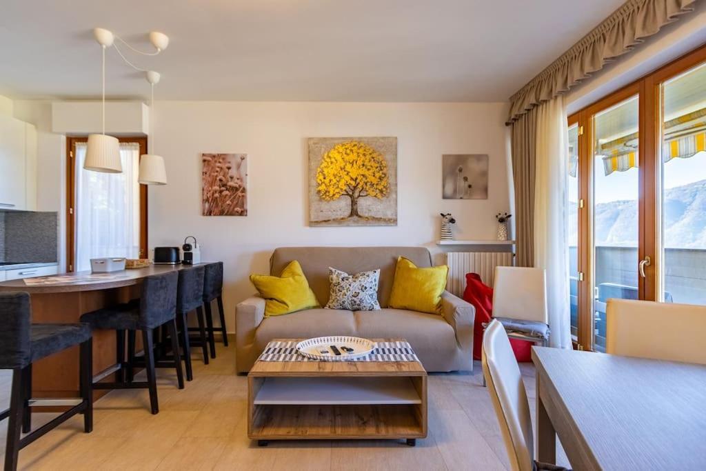 Wraparound Lake Views Bellavista Residence Campione dʼItalia 外观 照片